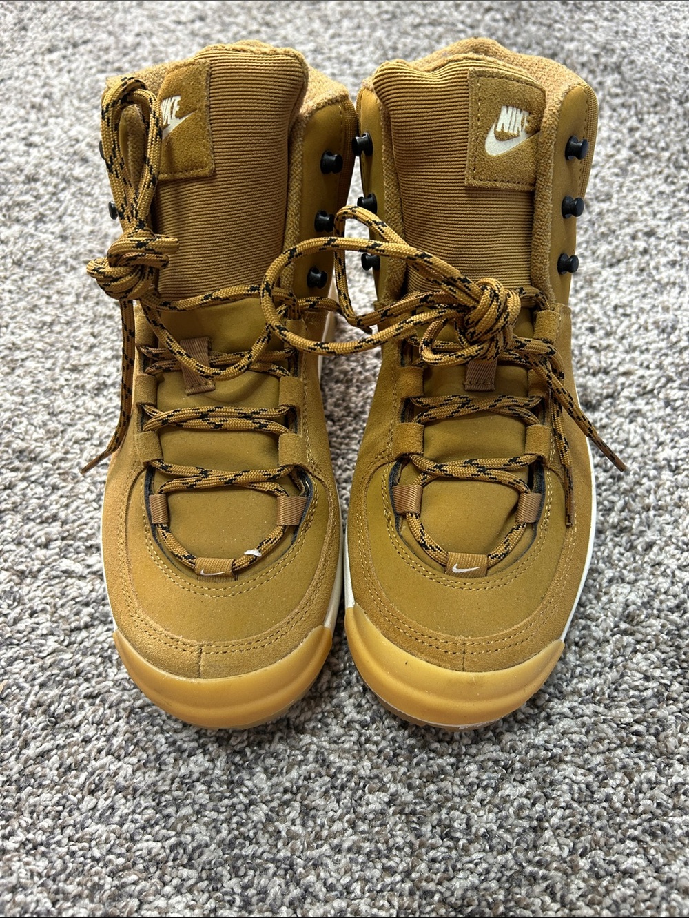 Nike Women’s High-Top Boots in Wheat/Tan
